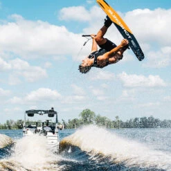 WAKEBOARD SLINGSHOT P.O.P 2023 -Équipement D'Eau sans titre 107 11 08 2022 15 46 00