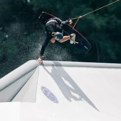 WAKEBOARD SLINGSHOT NOMAD 2023 11 WAKEBOARD SLINGSHOT NOMAD 2023 -Équipement D'Eau sans titre 47 10 08 2022 17 17 11